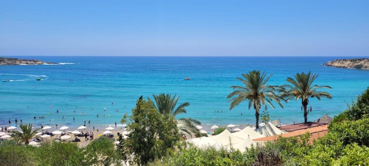 Villa Neyla Four Bedroom Coral Bay Beach Front 외부 사진