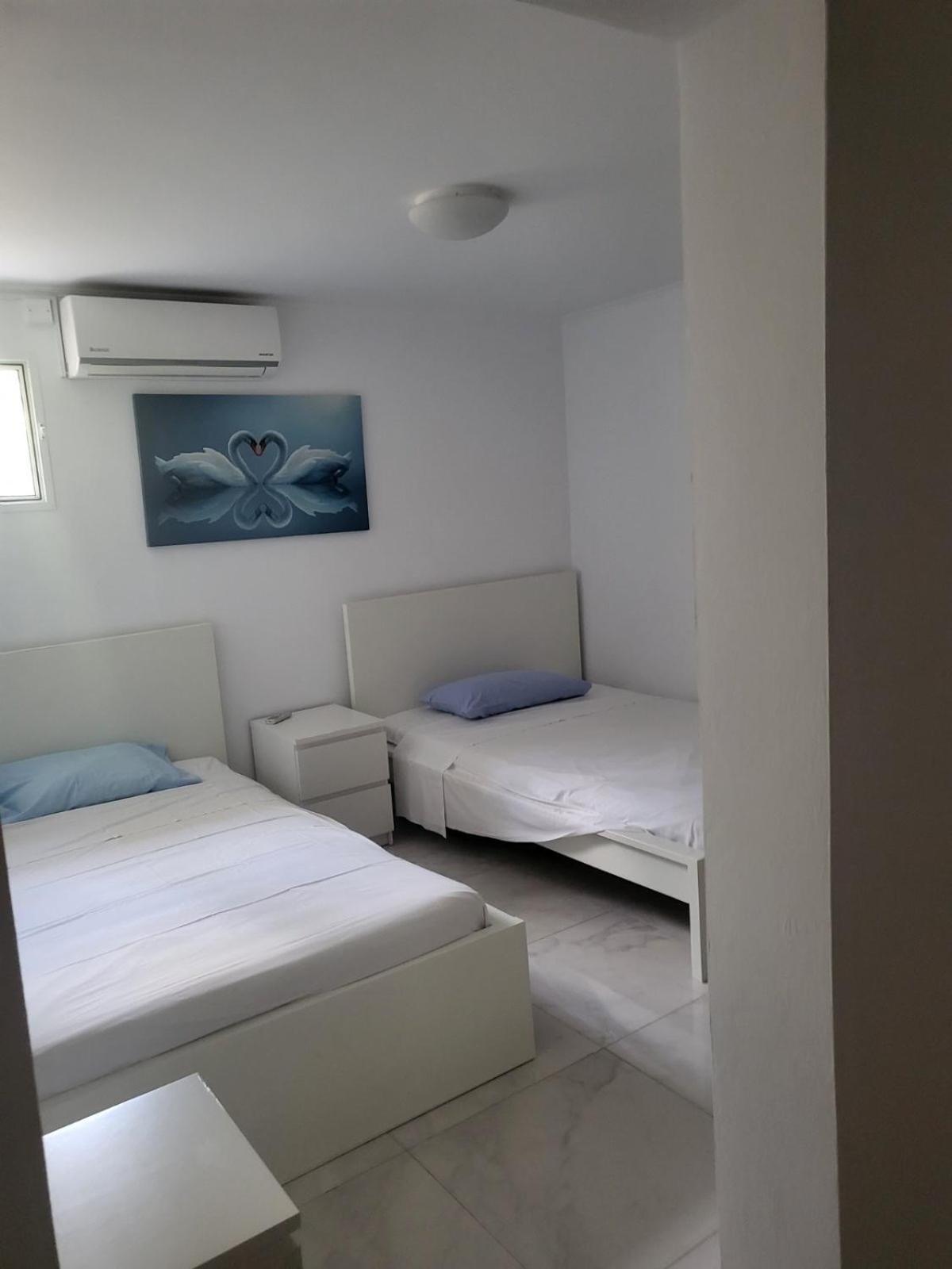 Villa Neyla Four Bedroom Coral Bay Beach Front 외부 사진